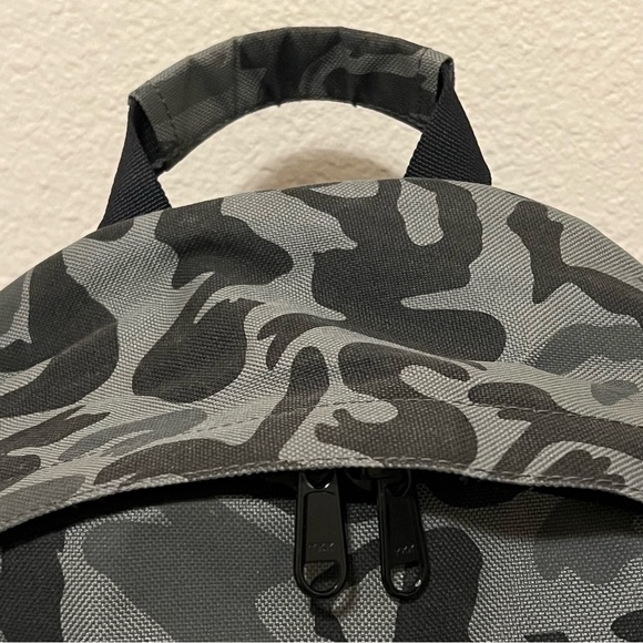 Stussy Camo backpack Original Gear, grey/black 14”x15”x9” - Picture 6 of 14